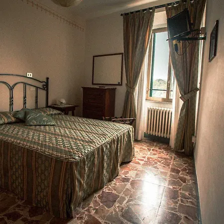 Guastini Hotel 2*
